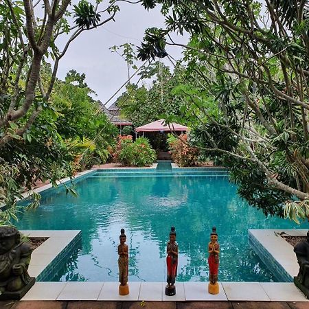 Taman Indah Resort Tamanredjo Exterior foto