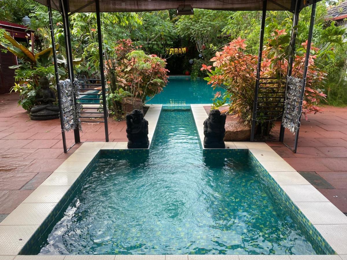 Taman Indah Resort Tamanredjo Exterior foto